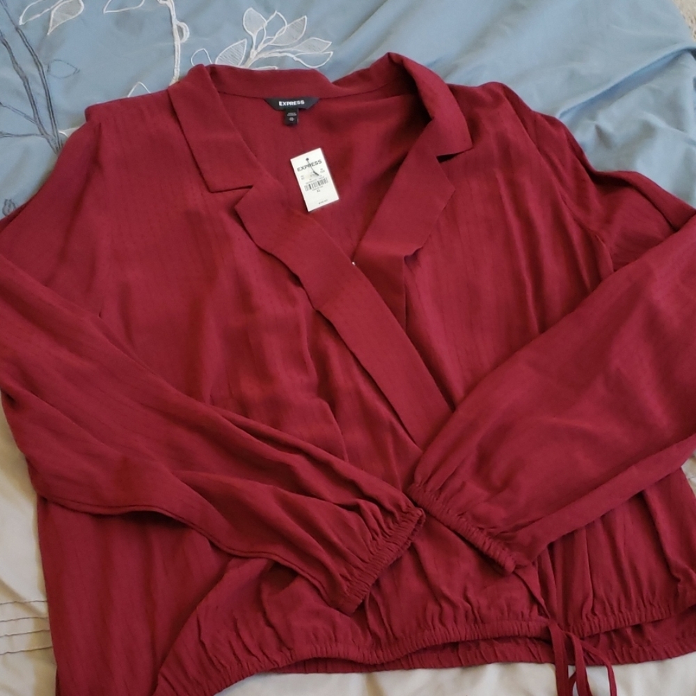 Maroon blouse, collar
